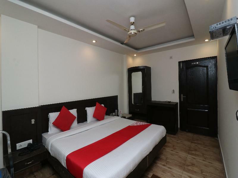 Oyo 27823 Hotel Sahib Delhi  Luaran gambar